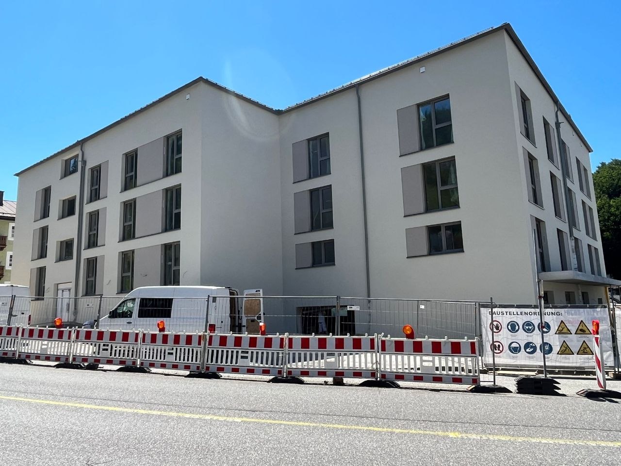 Neubau mit fertiggestelltem Außenputz